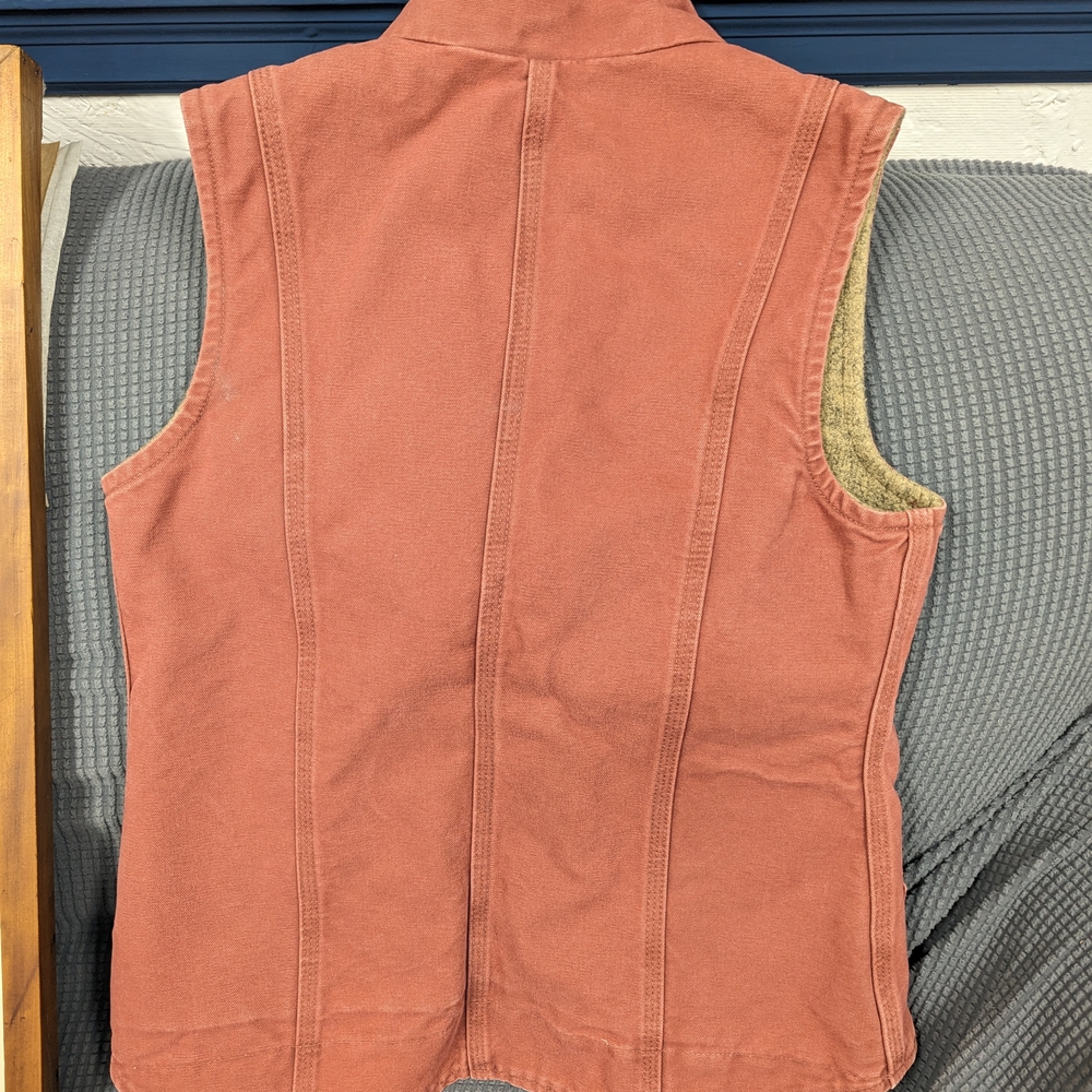 Carhartt Beige Vest with Maroon Accents - Picture 2 of 6